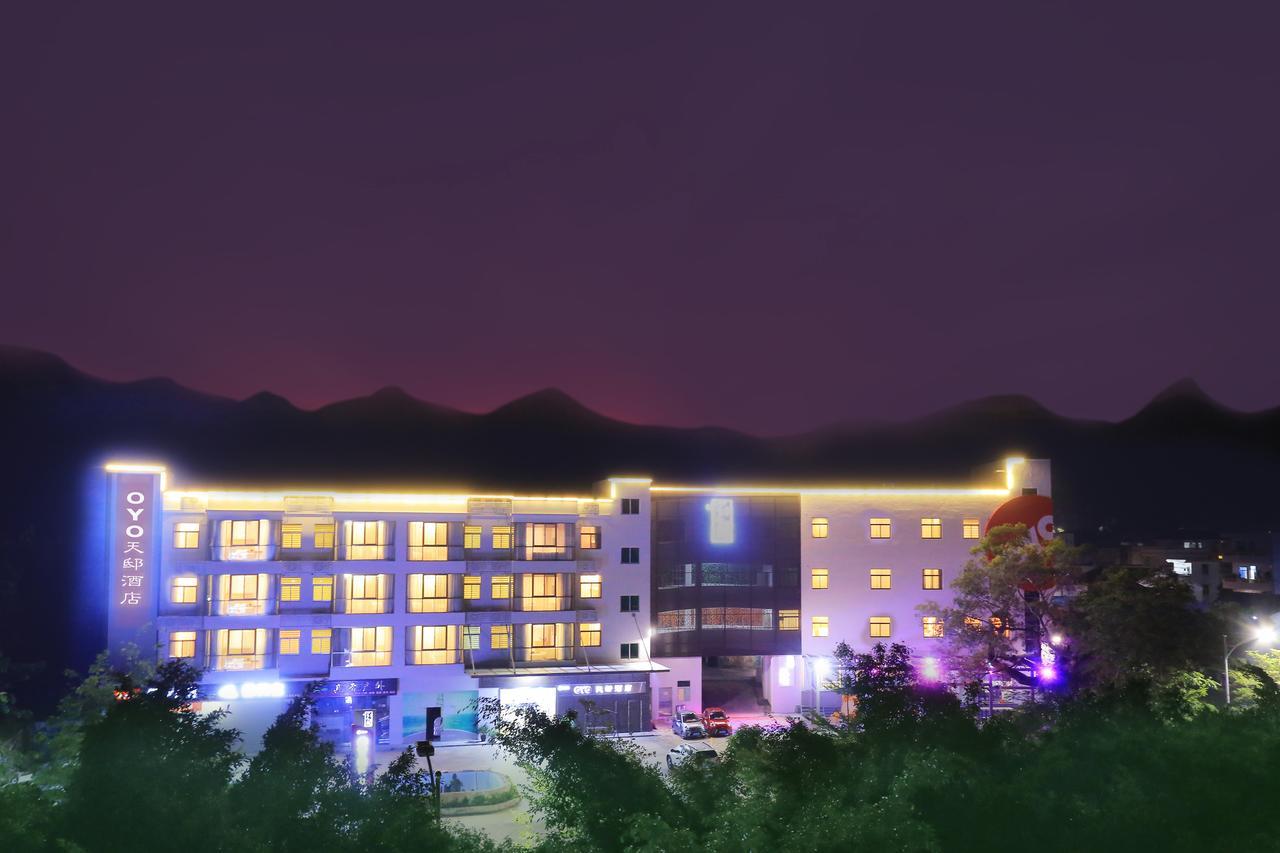 Oyo8001 Tiandi Hotel Σενζέν Εξωτερικό φωτογραφία